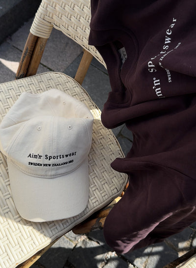 Cafe Au Lait Serif Cap